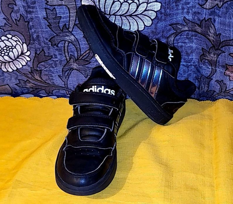 Buty Adidas dla dziewczynki, rozm. 34