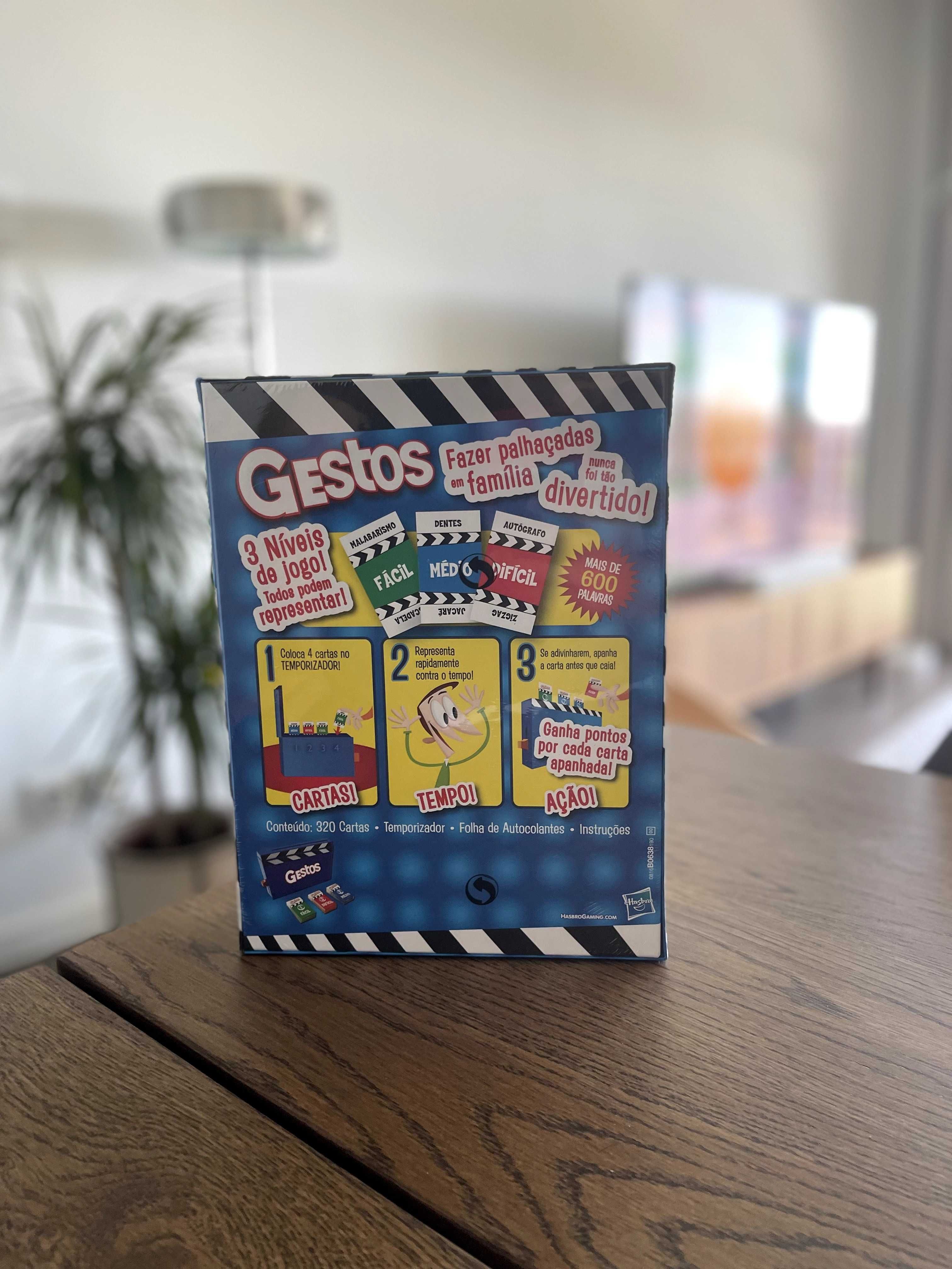 Vendo jogo educativo "Gestos" da Hasbro novo ainda com plástico