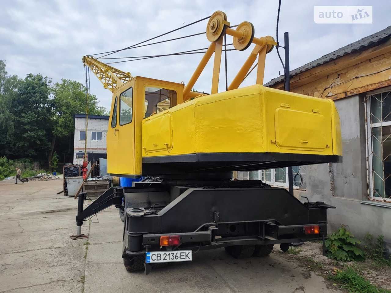 автокран з генераторм
