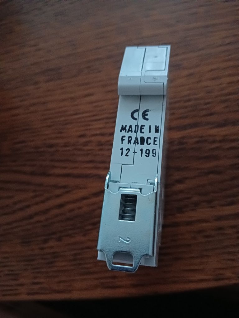 Wyłącznik główny Hager