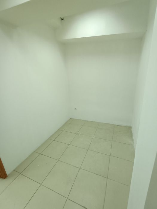 Alugo gabinetes/escritórios