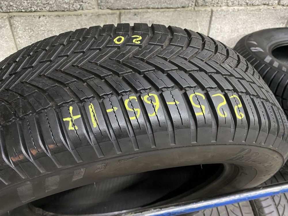 Всесезонні шини 225/65 R17 (106V) BRIDGESTONE