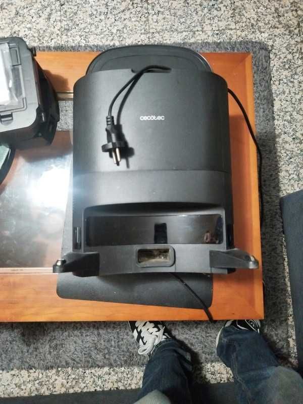 Base de esvaziamento e carregamento Cecotec conga 2290