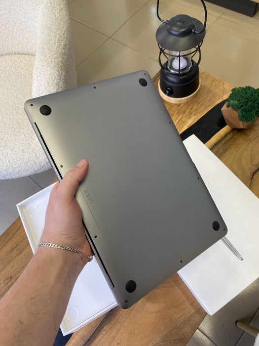 Ноутбук Apple MacBook Air 13  i5/8/512 Space Gray(MVH22) 2020