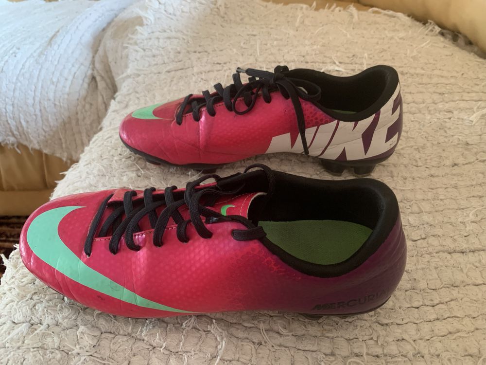 Взуття футбольне  Nike