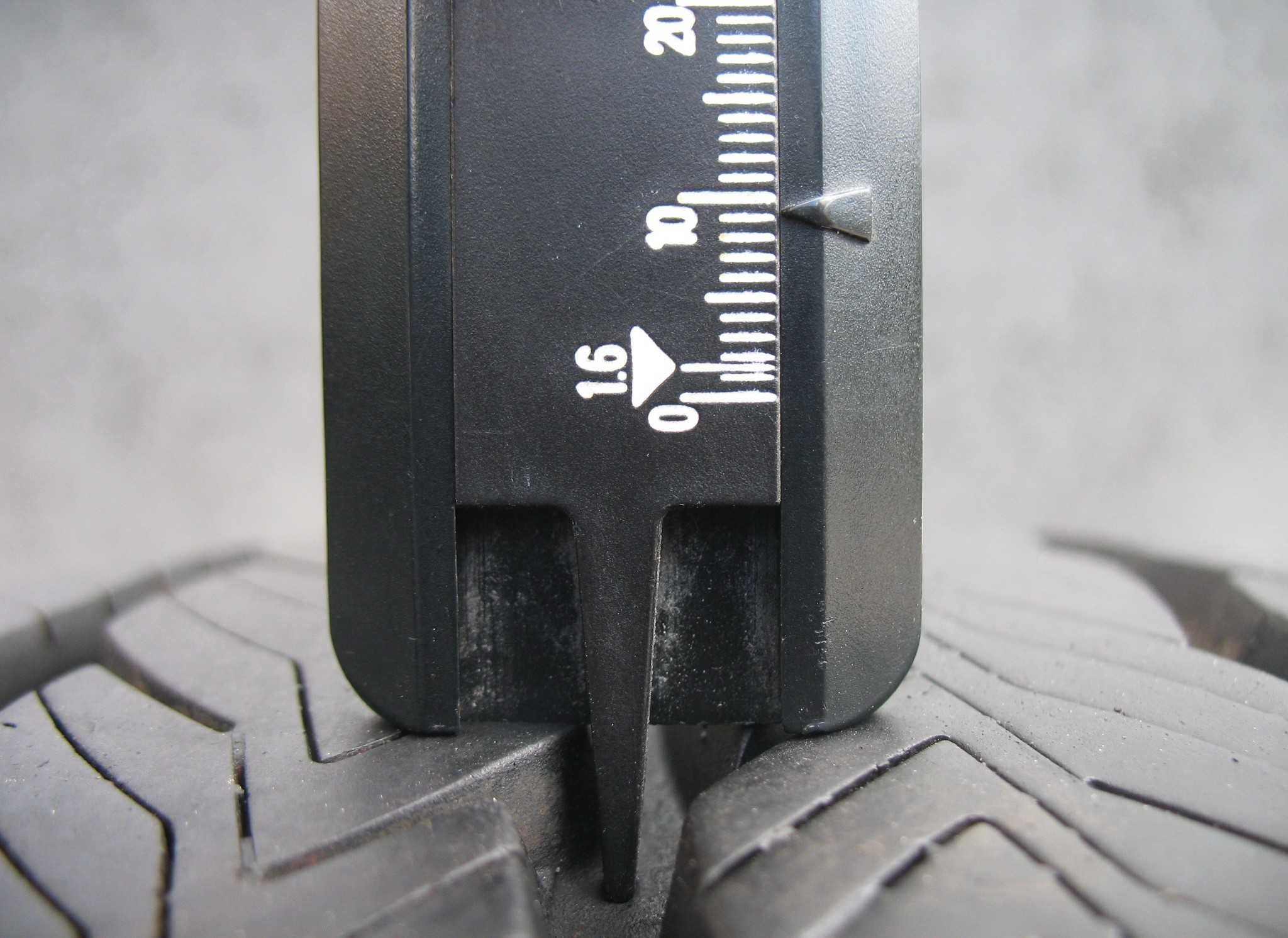 Opony Całoroczne 215/60r16C Ovation 9mm 2024r cena za 2szt Idealne