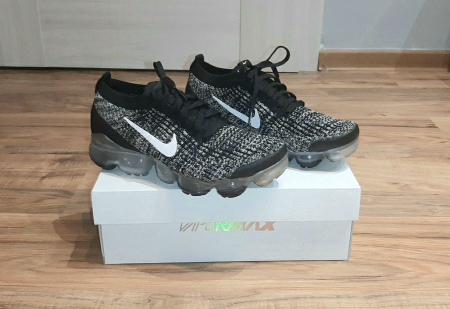 Buty Nike Air Vapormax Flyknit 3 Black/White-Metallic Silver rozm.37.5