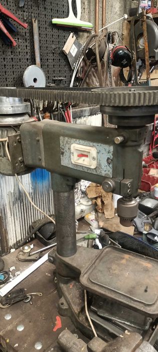 Solidna wiertarka stołowa