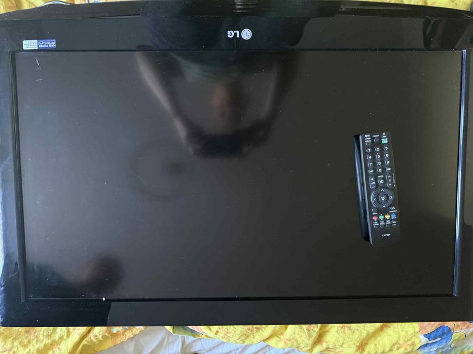 W pełni sprawny telewizor marki LG