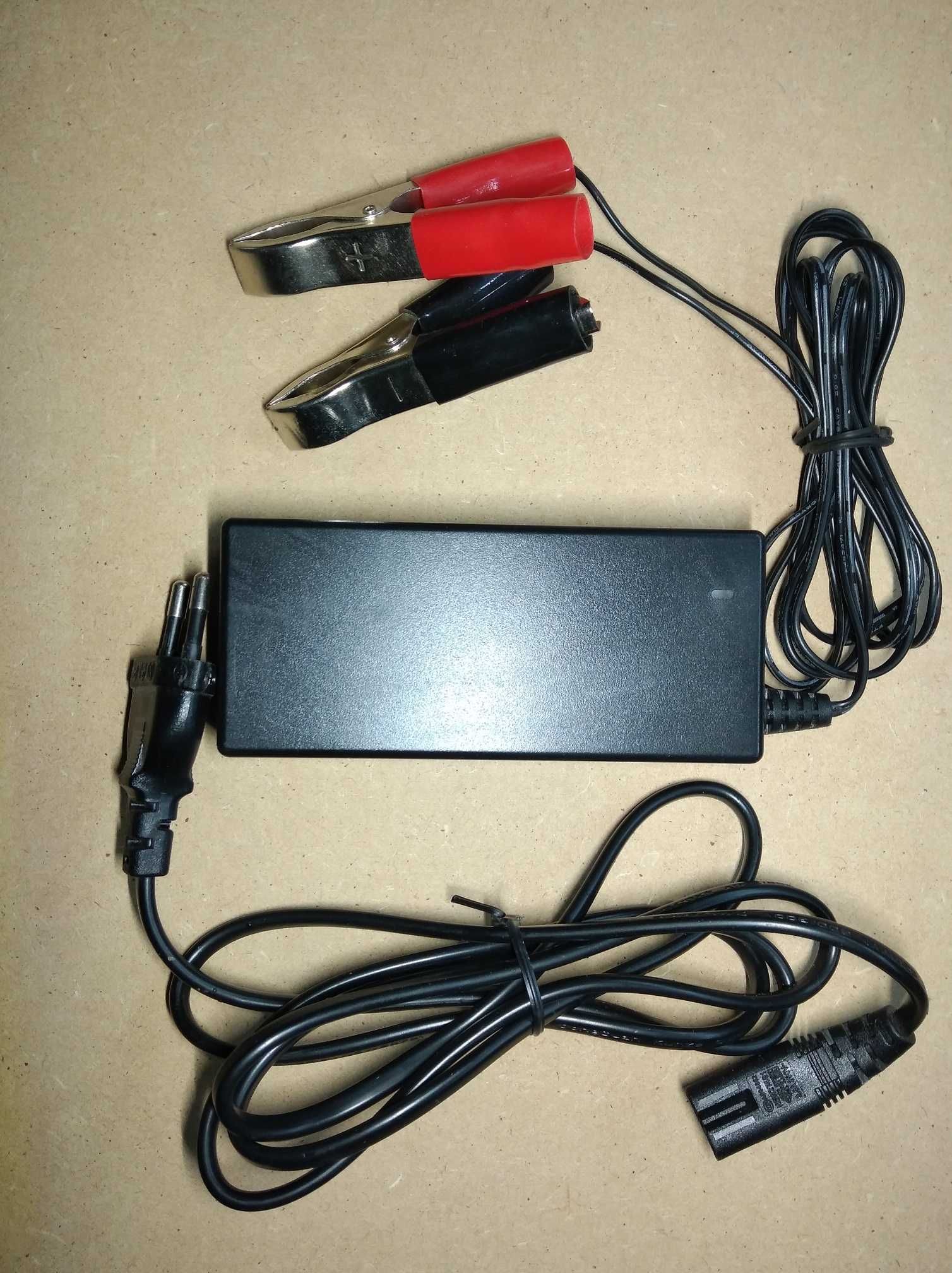 Carregador baterias 24V chumbo-ácido e gel