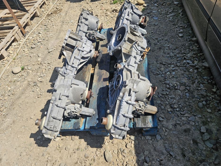 Роздатка роздаточна коробка БМВ Х3 Е83 Х5 Е53 Х5 Е70 Х6 Е71