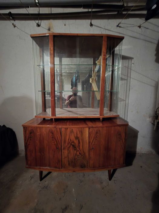 Kredens PRL w bardzo dobrym stanie