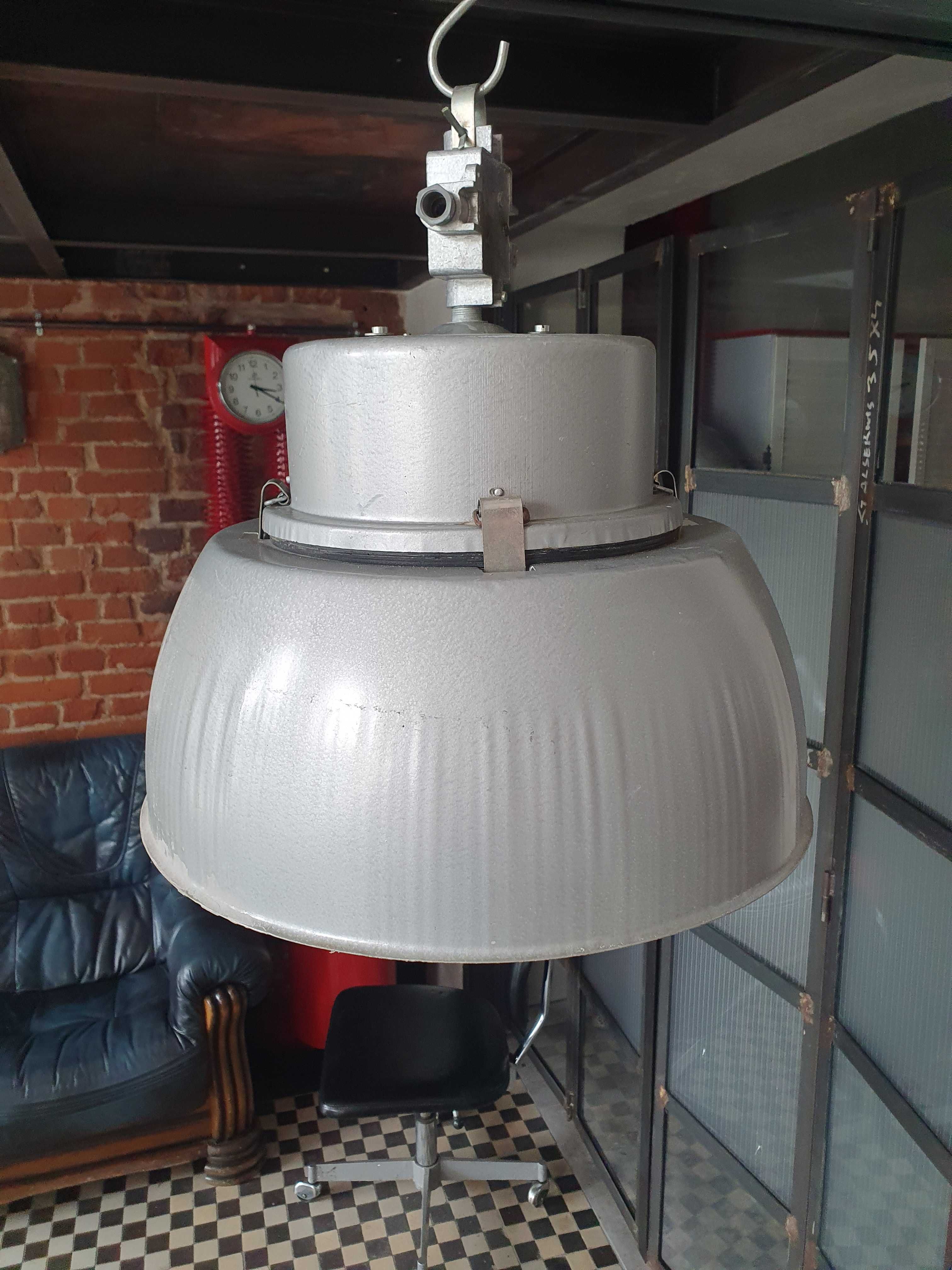 LAMPA  LOFT , PRL, przemysłowa , warsztatowa