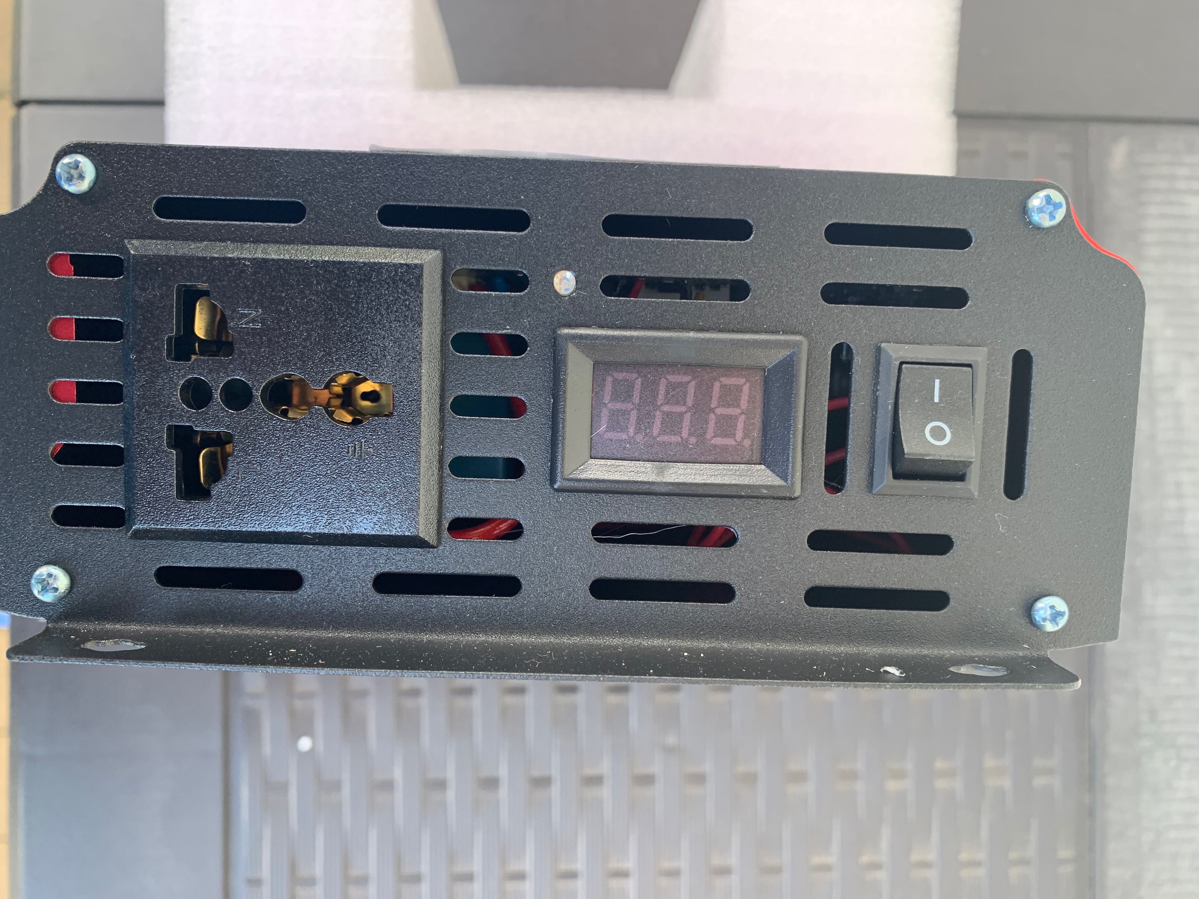 Інвертор TATALIKEN 3500 W з чистою синусоідою.
