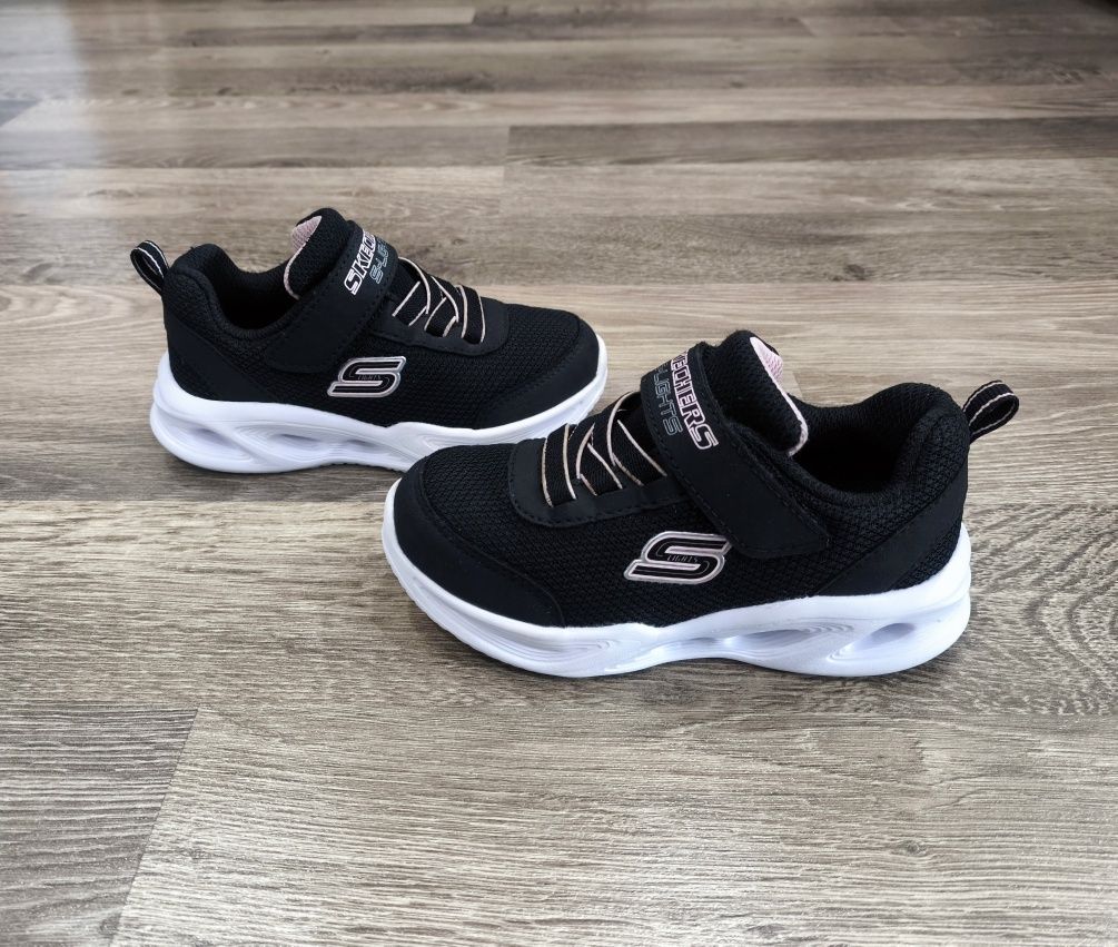 КроссовкиSKECHERS SOLA GLOW,сникерсы,кросівки