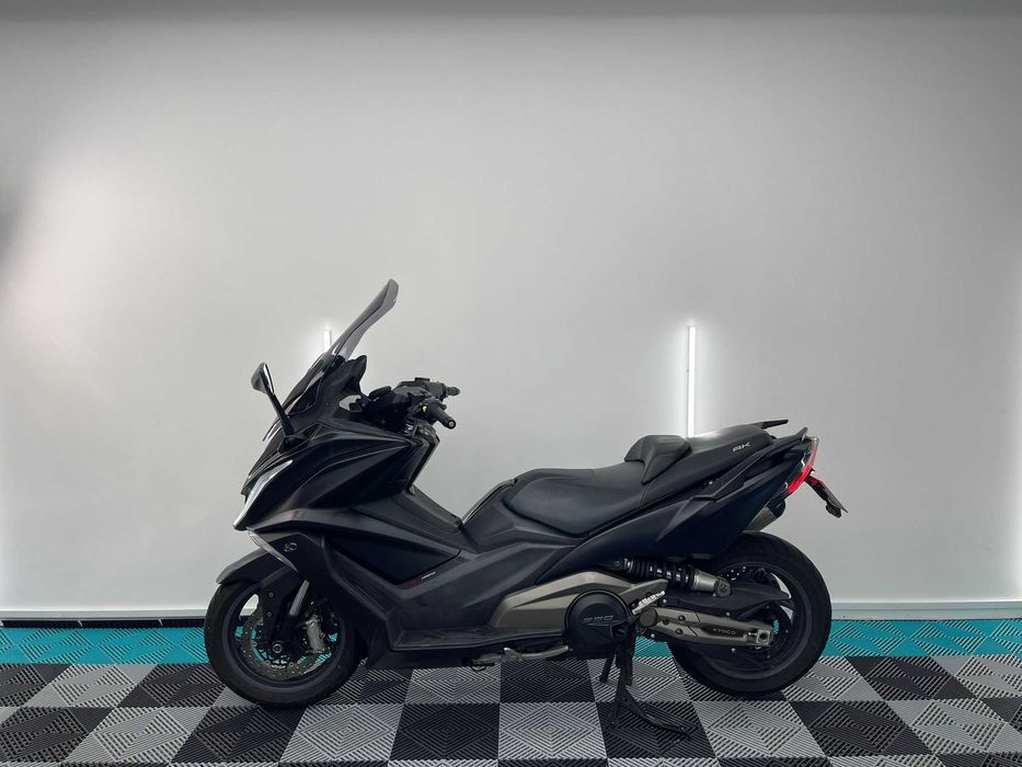 Scooter Kymco ak 550