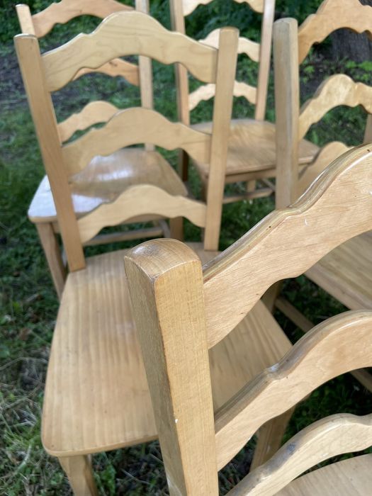Крісла та лавки дерев'яні