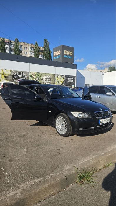 Продам авто БМВ е320