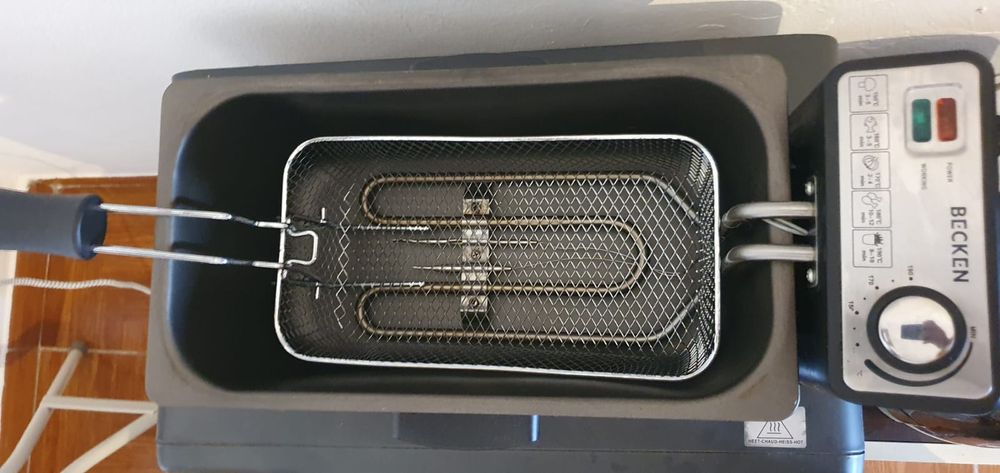 Fritadeira Becken a óleo semi nova
