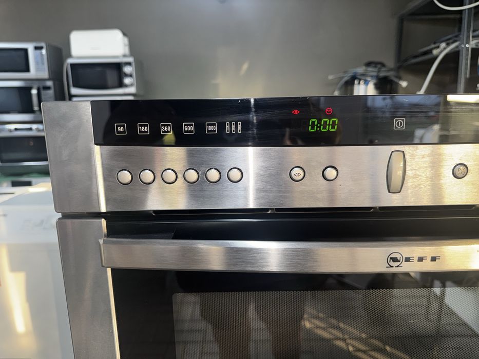 Neff C57W40N0 wbudowana kuchenka mikrofalowa pozostały model