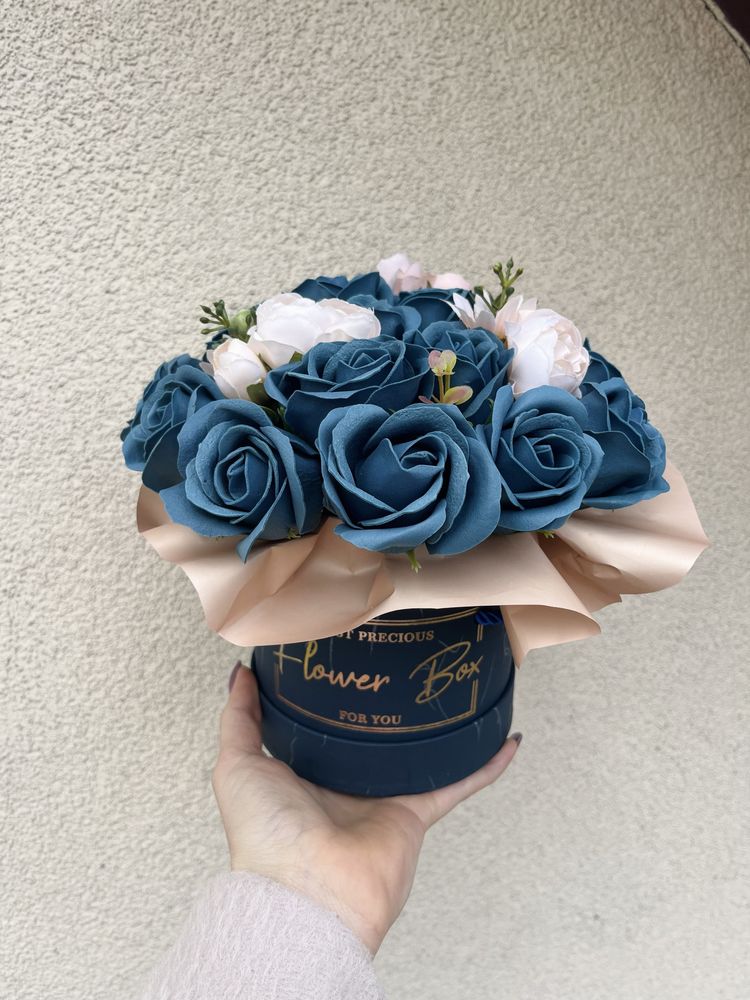 Box róże kwiaty mydlane prezent