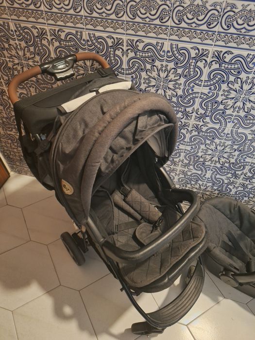 Carrinho, ovo e mala