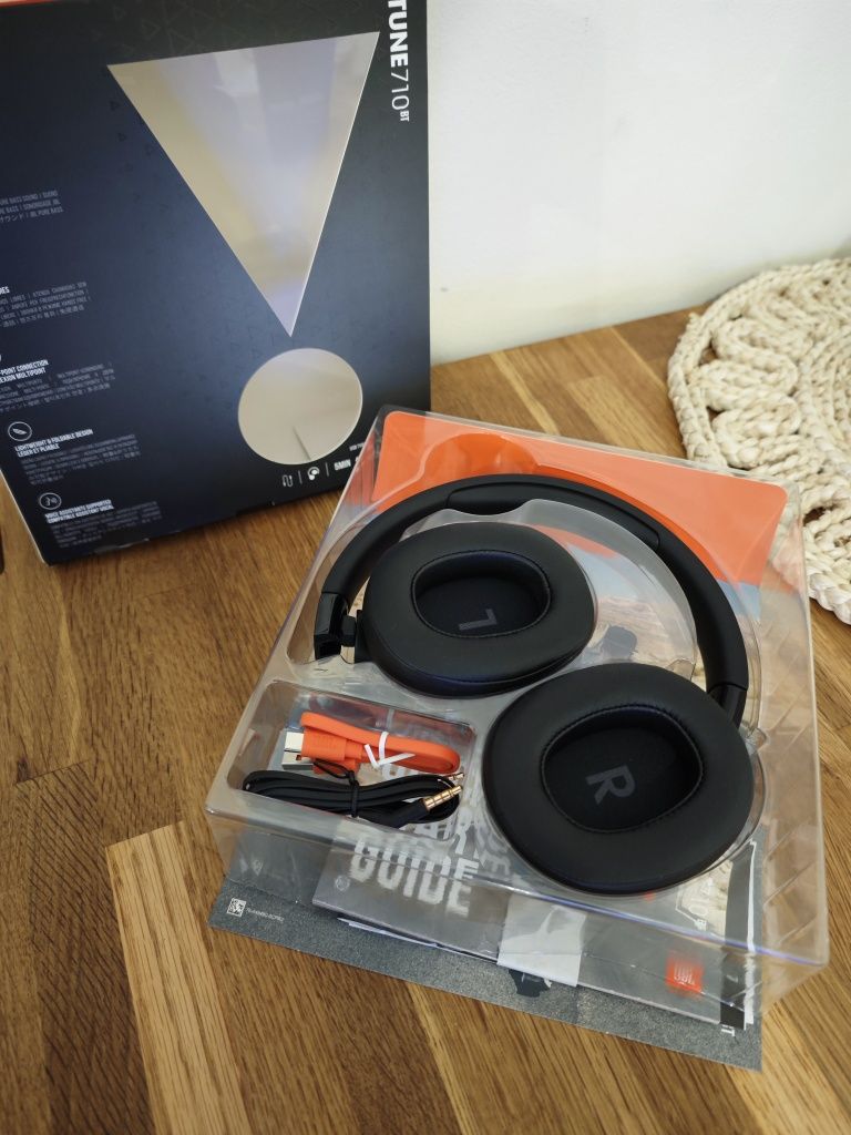 Auscultadores JBL tune 710 bluetooth