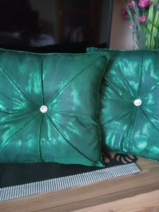 Zielone poduszki Lurex