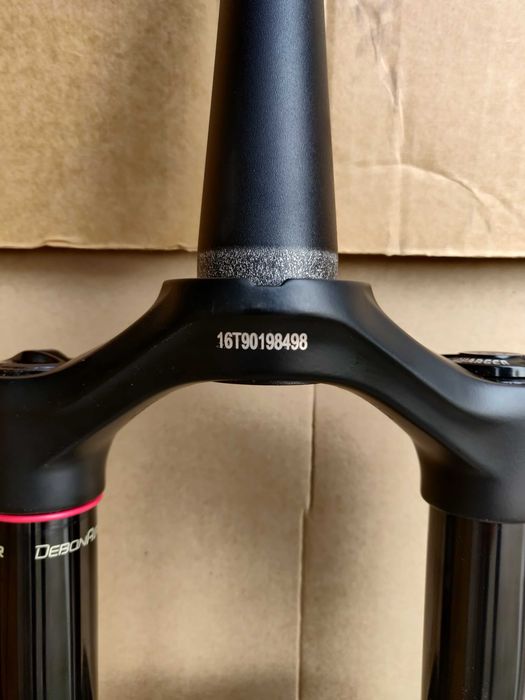 Amortyzator Rock Shox Lyrik Select 29'' 180 mm, nowy (194)