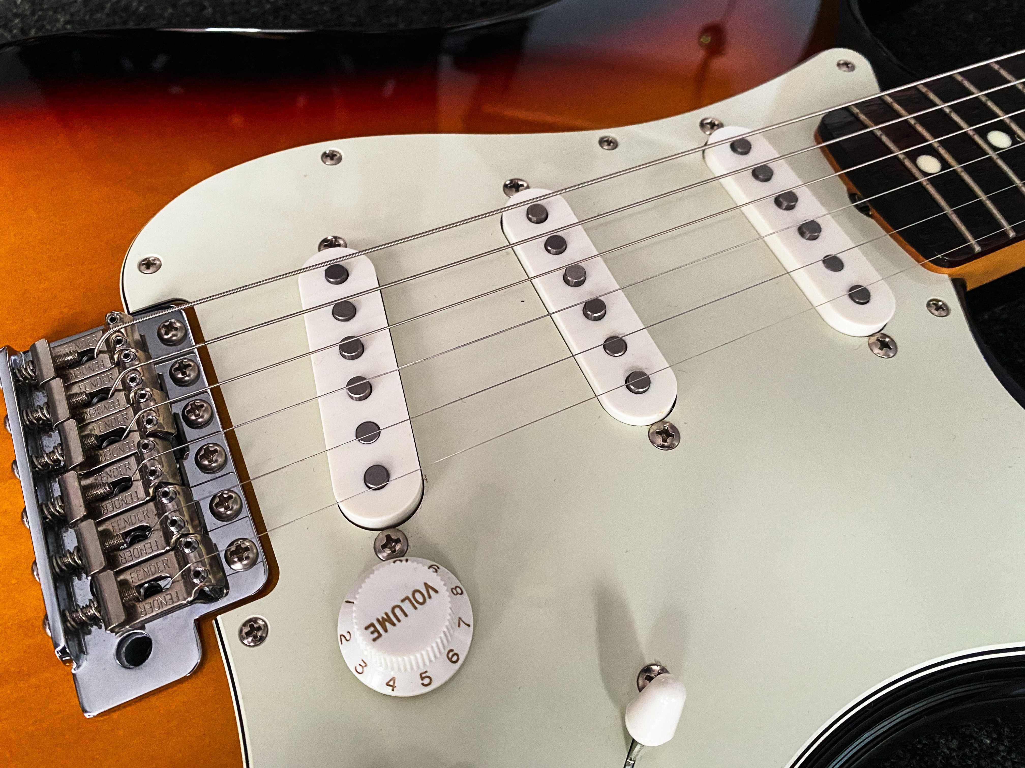 Fender Traditional '60s Stratocaster RW 3-Color Sunburst