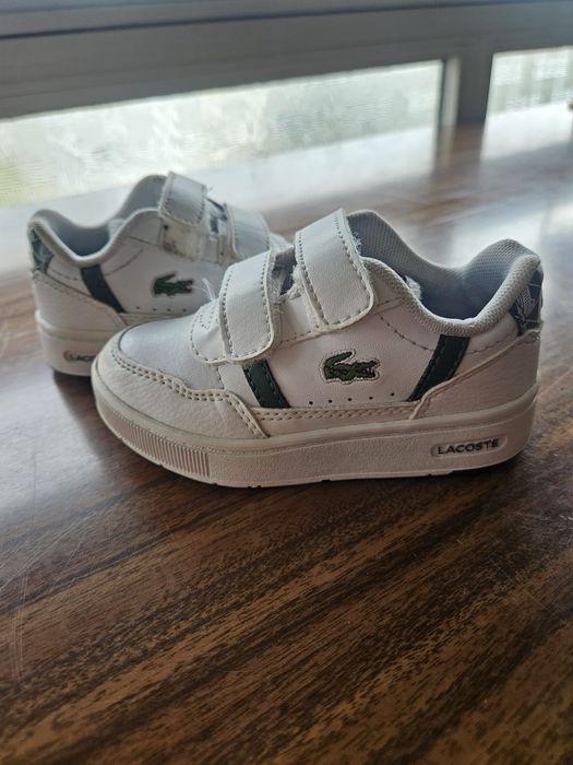 Varios tenis de criança tamanho 22