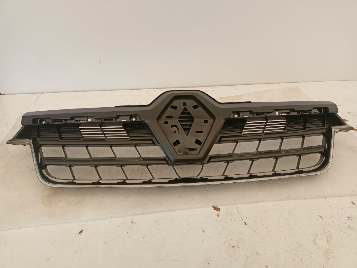 Renault Express 21- grill atrapa kratka zderzaka przód chrom