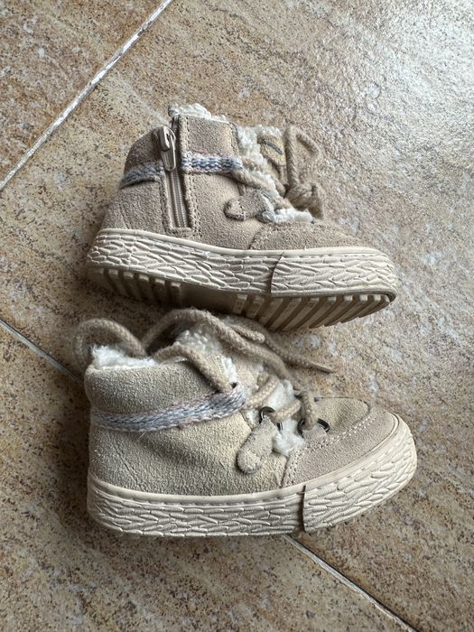 Bota com pelo - Zara