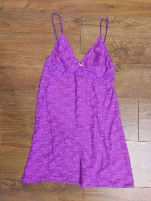 Сексуальна нижня білизня - бюсти, комплекти, пенюар, топи