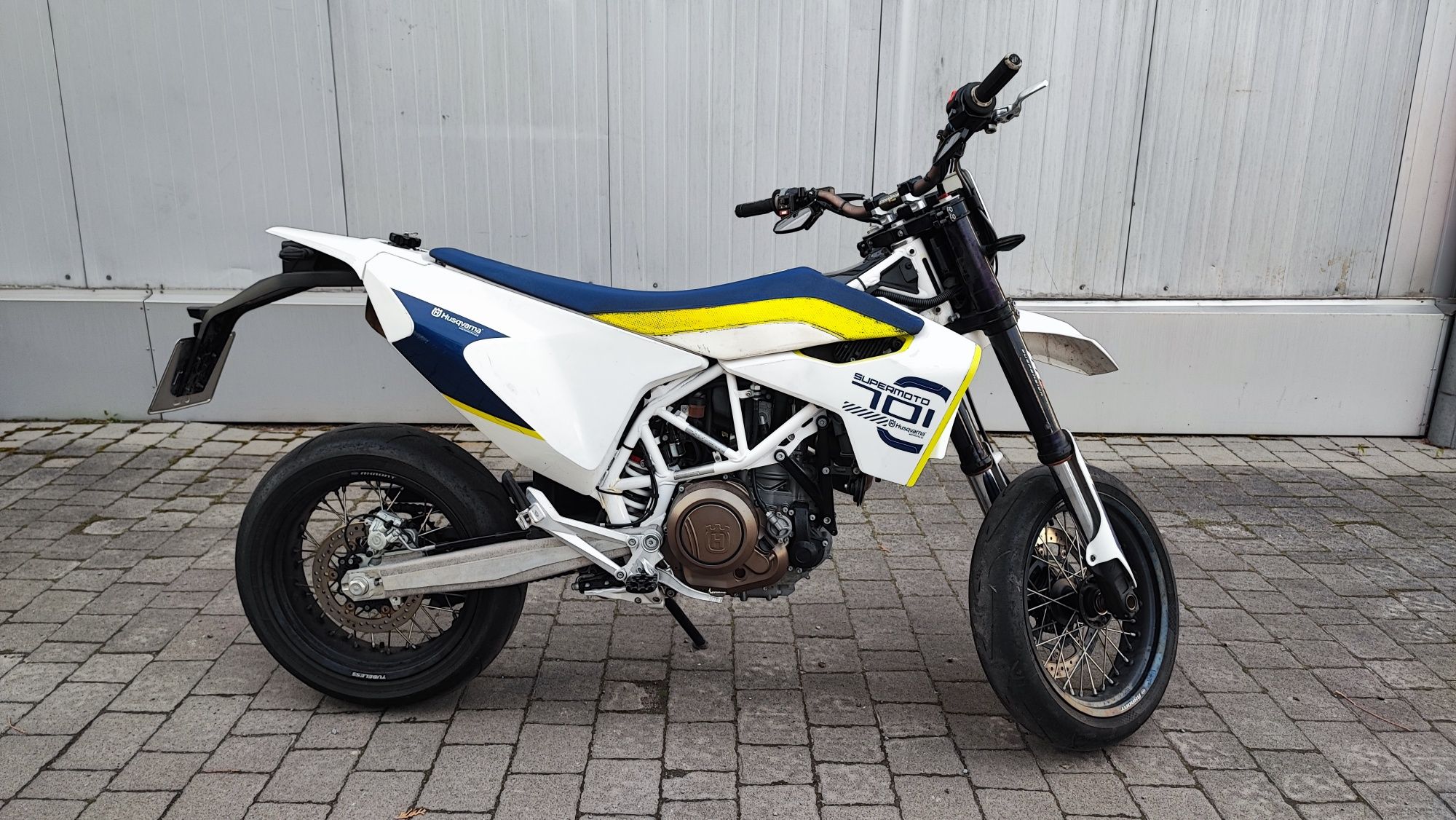 Мотоцикл husqvarna 701 supermoto (ktm 690) smc