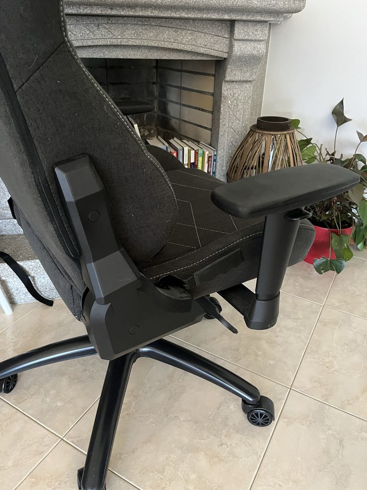 Cadeira Gaming L33T Elite V4 cinza