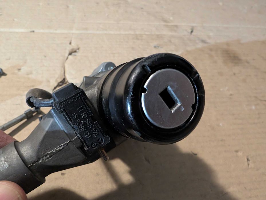 Zestaw zamków do Mercedesa W201