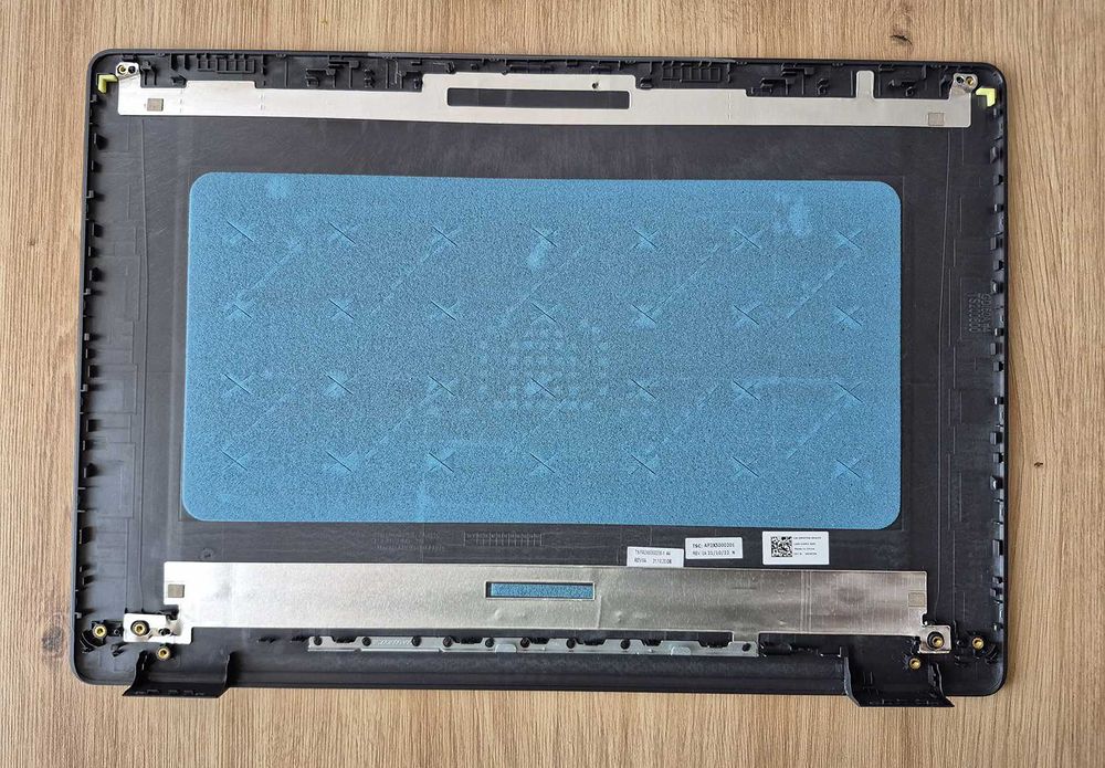 Nowa obudowa klapa ekranu matrycy (skrzydło) Dell Vostro 3501