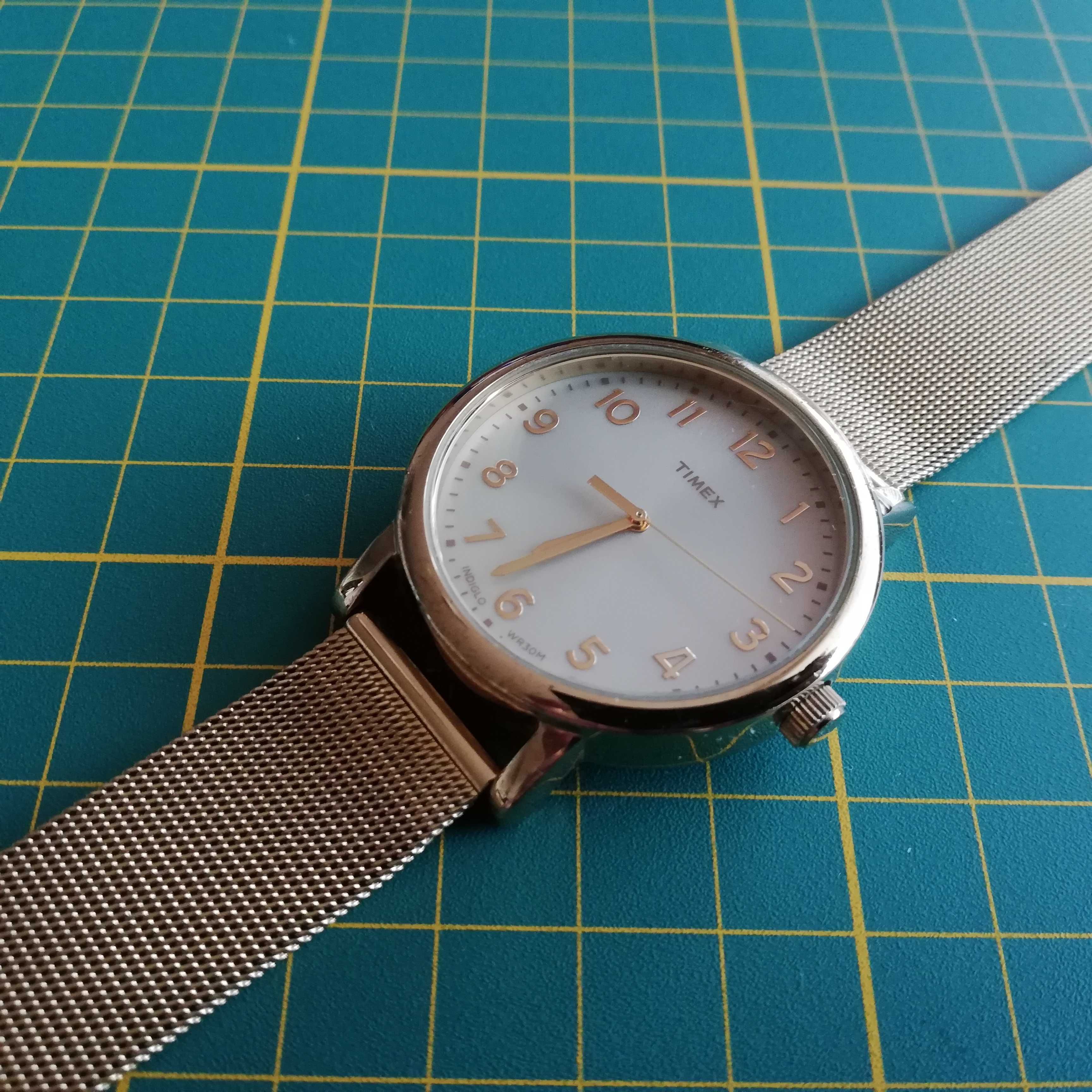 Zegarek damski TIMEX złoty podświetlenie tarczy indiglo