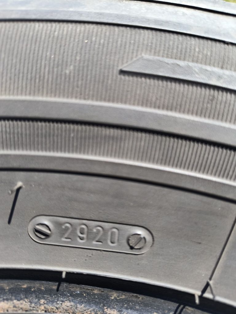 Opony Riken prawie nowe 235/65R16C