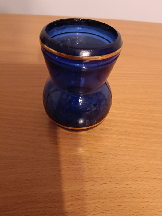 Wazonik kobaltowy.