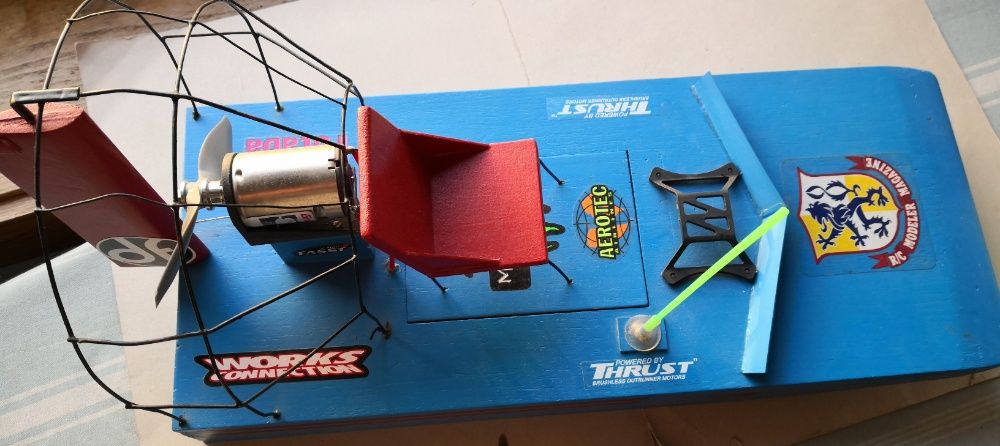 Troco-Hidrodeslizador electrico Graupner540;servodireção