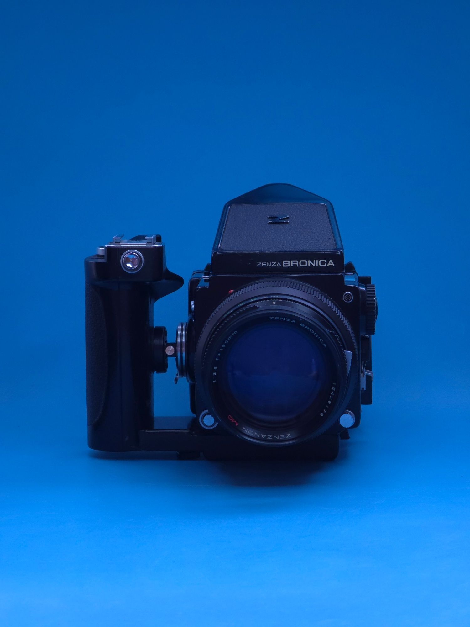 Bronica ETR + Speed Grip