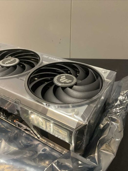 Asus GeForce RTX 5070 OC Edition TUF Gaming 12 GB GDDR6X