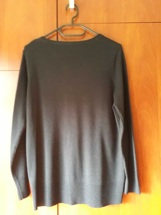 Sweter damski w kolorze czarnym