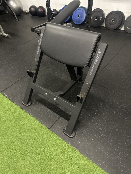 Banco scott musculação