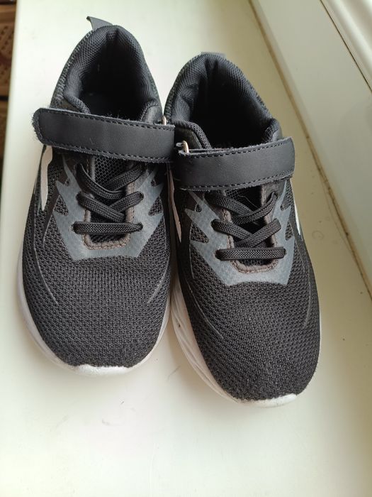 Кроссовки детские