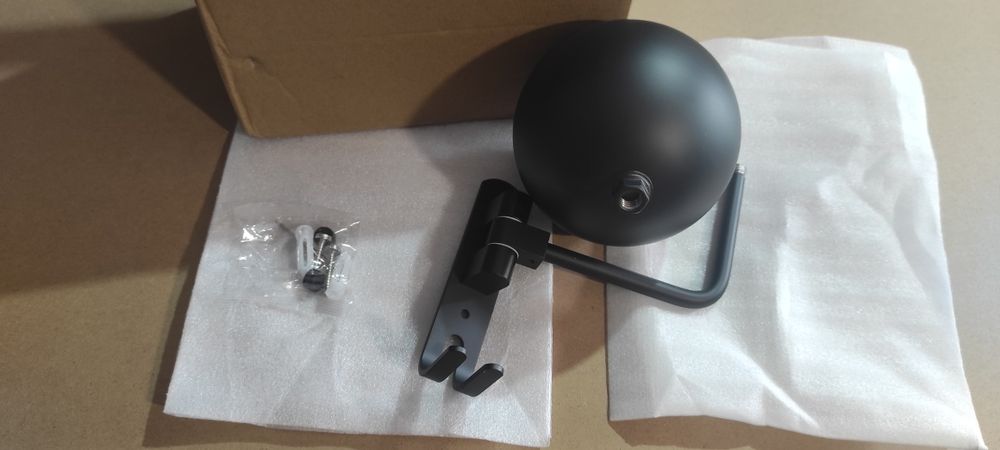 Wieszak na kask i ubrania nowy