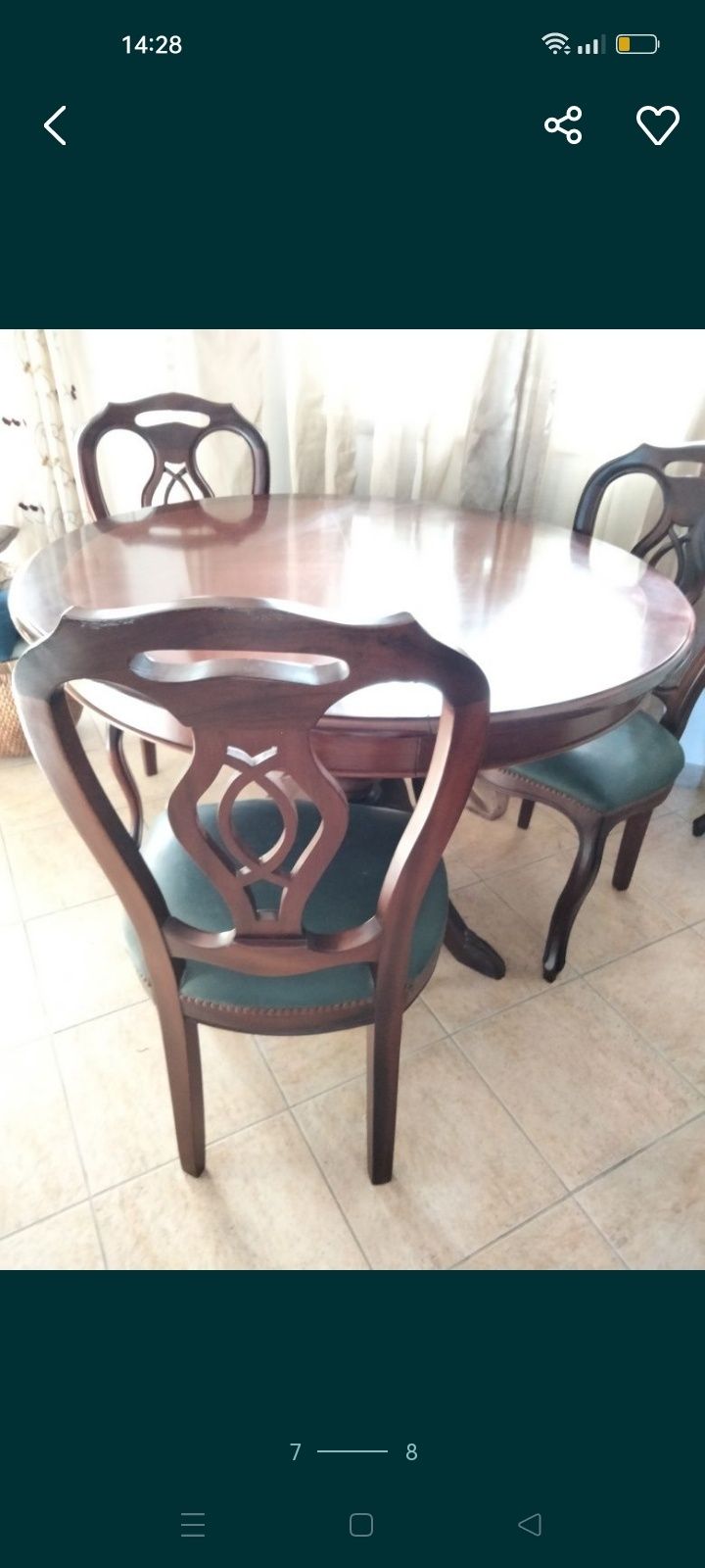Mesa de sala de jantar com 4 cadeiras em pele