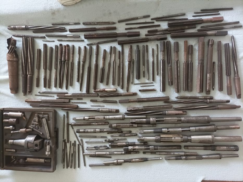 Lote completo de ferramentas de usinagem e medição – micrômetros...